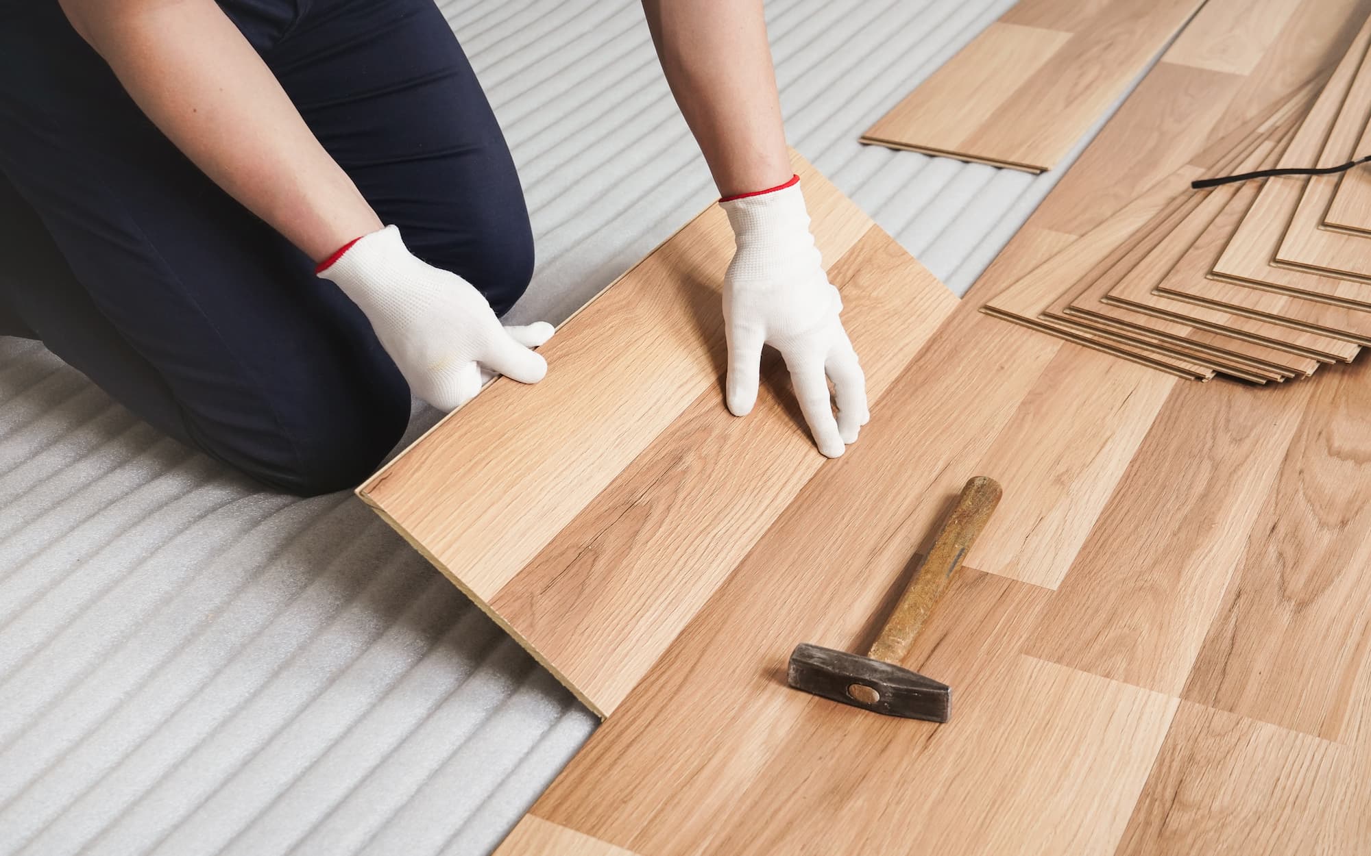 Agencement d&#8217;intérieur pour salle de bain et pose de parquet flottant, stratifié, PVC près de Colmar et Munster Guebwiller 2